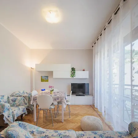 Enrico By Interhome * Chiavari