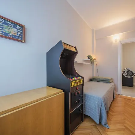 Enrico By Interhome شقة