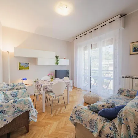 Enrico By Interhome كيافاري